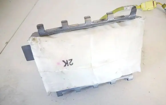 Passenger airbag