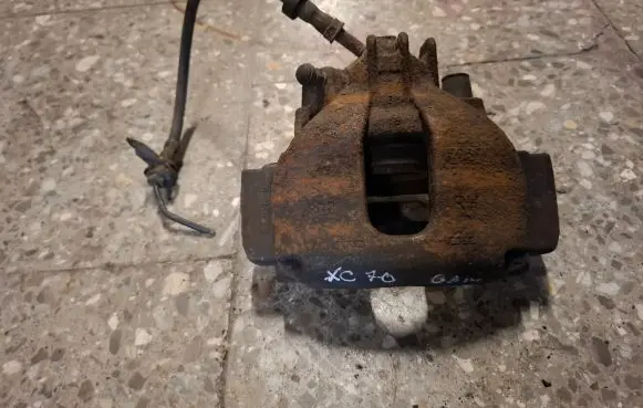 Volvo XC70 Front brake caliper