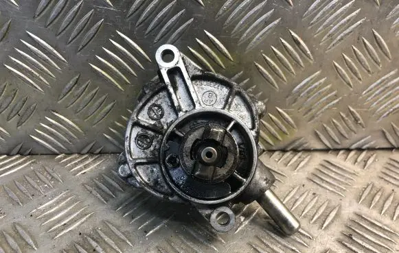 Mercedes-Benz C W203 Vacuum pump 6462300165