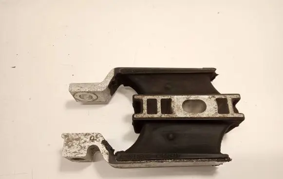 Volvo XC60 Engine mount bracket 31339956