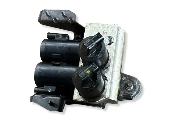 Mercedes-Benz SL R230 Air suspension valve block A2203280031