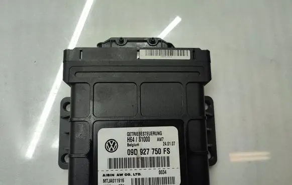 Audi Q7 4L Gearbox control unit/module 09D927750