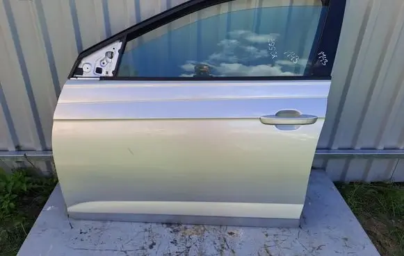 Volkswagen Polo VI Front door 