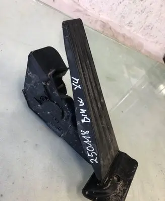 BMW X4 G02 Accelerator throttle pedal 6889818