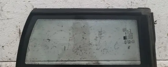 KIA Opirus Rear vent window glass 