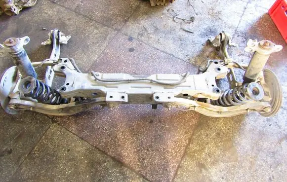 Toyota Auris E180 Rear axle beam 1111
