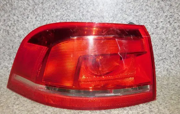 Volkswagen PASSAT B7 Rear/tail lights