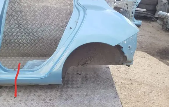 Nissan Leaf I (ZE0) Rear quarter panel 