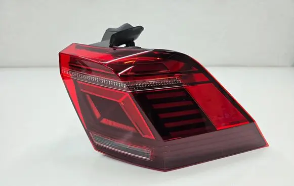 Volkswagen Tiguan Rear/tail lights 5NA945208J