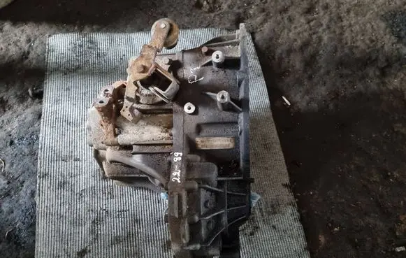 Chrysler PT Cruiser Manual 5 speed gearbox P04668909AD
