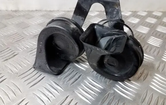 Jeep Cherokee III KJ Horn signal