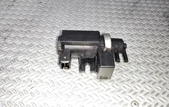 BMW 5 E60 E61 Turbo solenoid valve 72279600