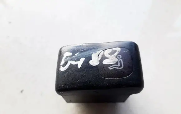 Passenger airbag on/off switch