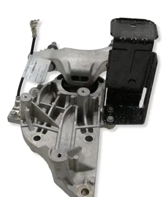 Citroen e-C3 Engine mount bracket 9846571180