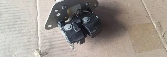 Alfa Romeo 159 Trunk lid opening control unit 
