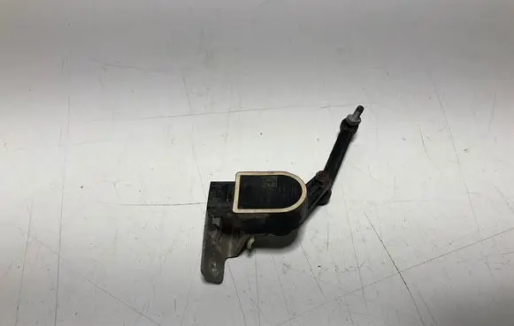 Headlight/headlamp level sensor