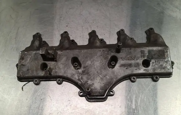 Volvo S60 Rocker cam cover 08692397