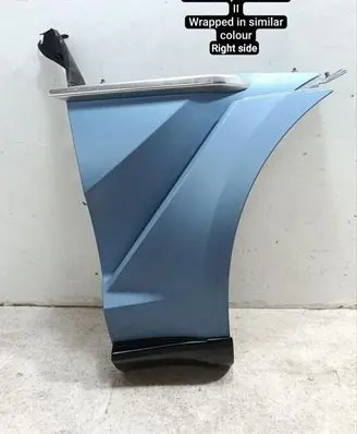 Aston Martin DBX Fender MY8316005A