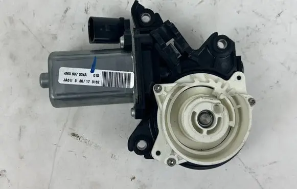 Audi Q7 4M Front door soft close latching motor 4M0837004A
