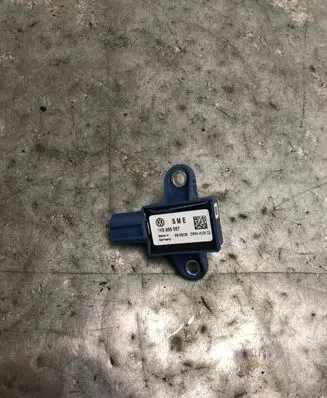 Volkswagen Scirocco Airbag deployment crash/impact sensor 1K8955557