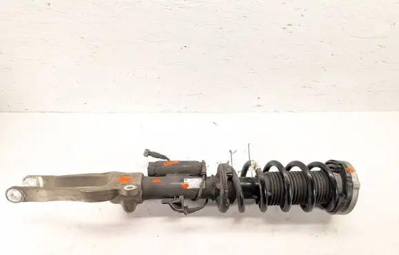 BMW 8 G15 Front shock absorber with coil spring 6878113