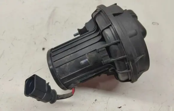 Audi A3 S3 A3 Sportback 8P Secondary air pump 06A959253E