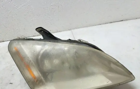 Ford C-MAX I Headlight/headlamp 270606