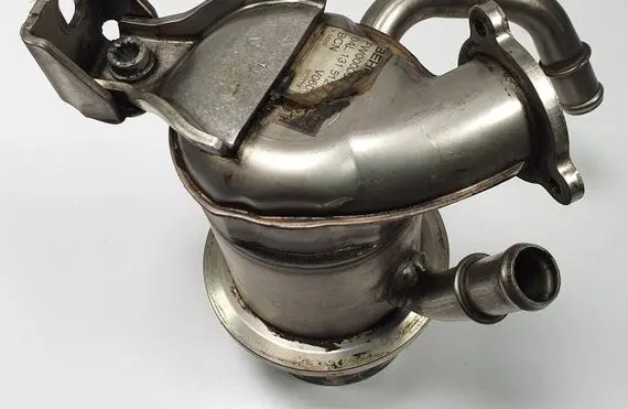 Skoda Octavia Mk1 (1U) EGR valve cooler 04L131512AJ