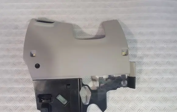 Dashboard lower bottom trim panel