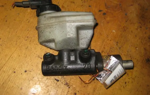 Renault Master I Master brake cylinder