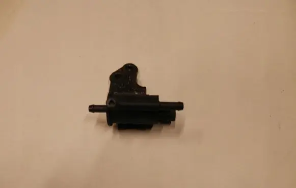 KIA Carens II Vacuum valve 2891025100OE