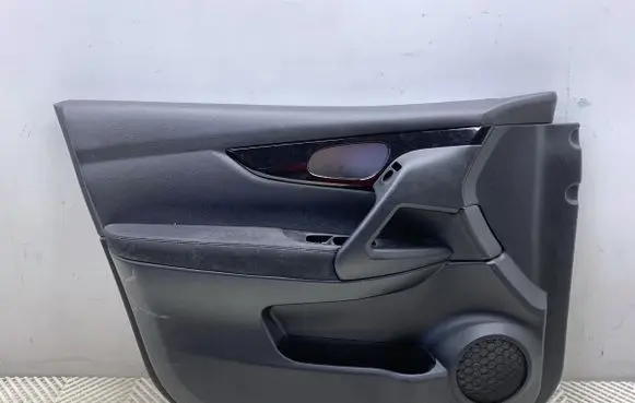 Nissan Qashqai Front door card panel trim 