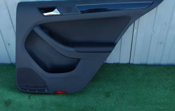Volkswagen Jetta VI Rear door card panel trim 5C6867212A