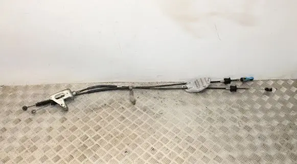 Toyota Verso-S Gear shift cable linkage