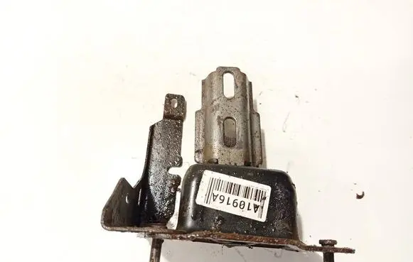 Peugeot 207 Engine mounting bracket