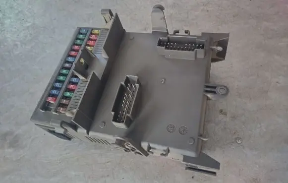 Renault Laguna II Fuse module 518002217