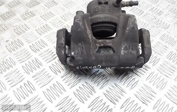 Fiat 500X Front brake caliper