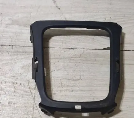 Suzuki Vitara (LY) Gear shifter surround trim plastic 7582261M1
