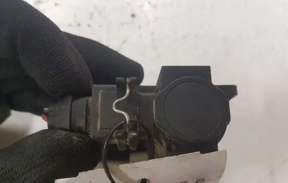 BMW 3 E46 Turbo solenoid valve 72279600 2247906