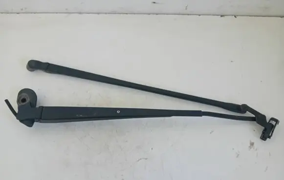 Toyota Yaris Front wiper blade arm
