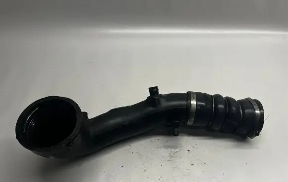 BMW 5 GT F07 Intercooler hose/pipe 23557610 235576