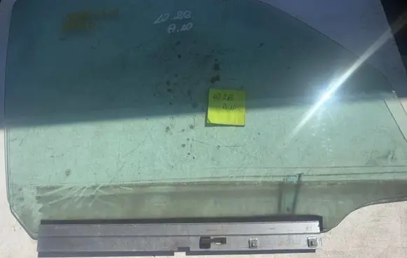 Opel Meriva A Front door window glass four-door 489565656