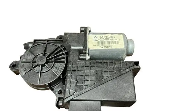 Volkswagen Polo IV 9N3 Rear door window regulator motor 6Y0959812