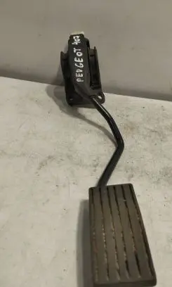 Peugeot 407 Accelerator throttle pedal F00C3P2311
