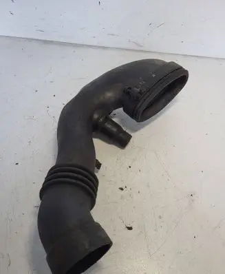 BMW X3 E83 Turbo air intake inlet pipe/hose 7787862