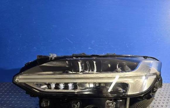 Volvo S90, V90 Headlight/headlamp 32228310