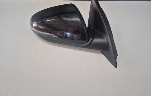 Hyundai i30 Front door wing mirror part E13049678