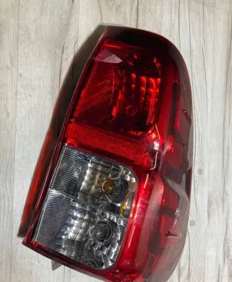 Toyota Hilux VIII Rear/tail lights 815500k281
