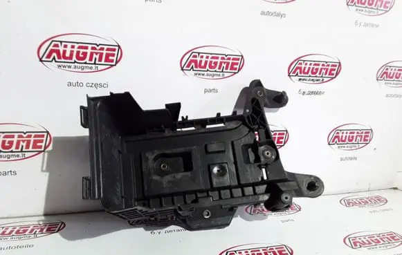 Volkswagen PASSAT B6 Battery tray 1K0915333C