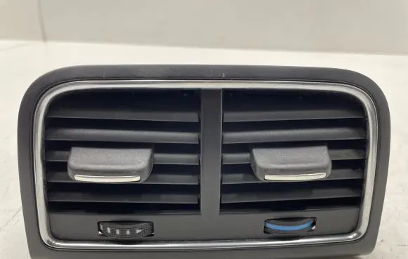 Rear air vent grill